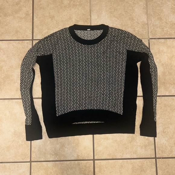 Lululemon Yogi Crew Merino Wool Sweater in Black / White - Women sz 6/8 - Picture 1 of 5